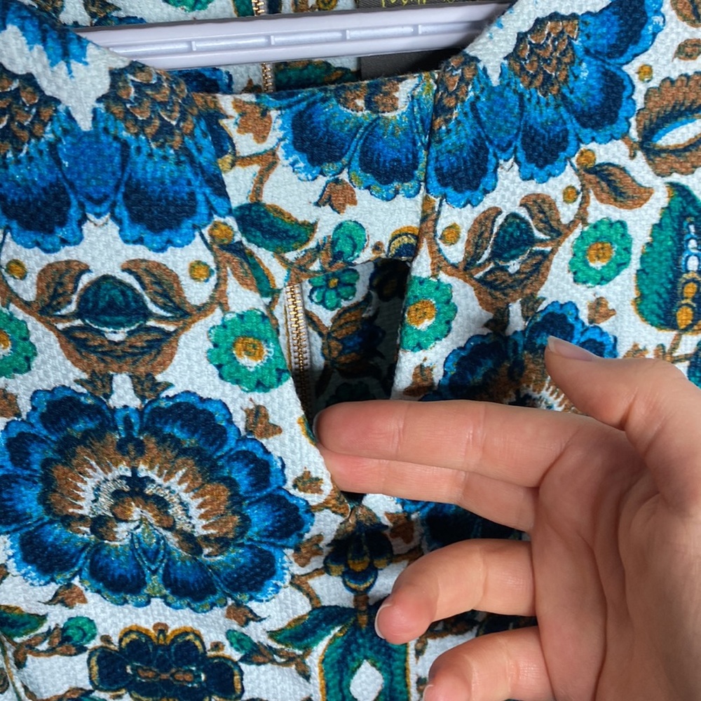 Just Taylor ethnic floral print shift dress with keyhole neckline size 2 - Picture 5 of 11